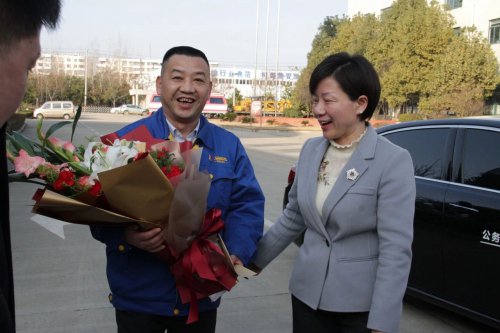 副市长龙小红莅临安博·体育平台-（中国）有限公司
新春走访慰问