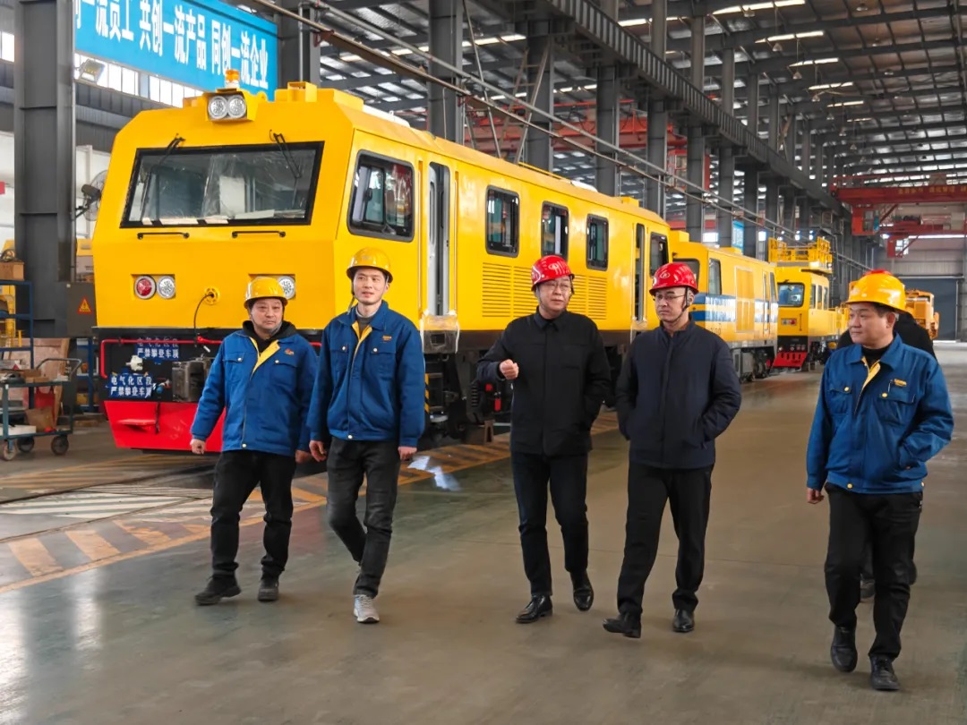 市纪委常委、市委巡察办安雪尽主任莅临安博·体育平台-（中国）有限公司
重工开展走访慰问活动