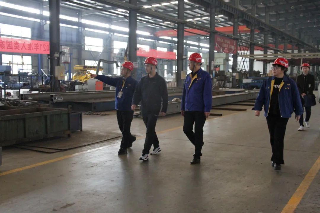 襄阳市委巡察办主任安雪尽莅临安博·体育平台-（中国）有限公司
重工考察调研